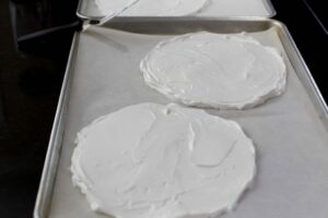 Meringue discs