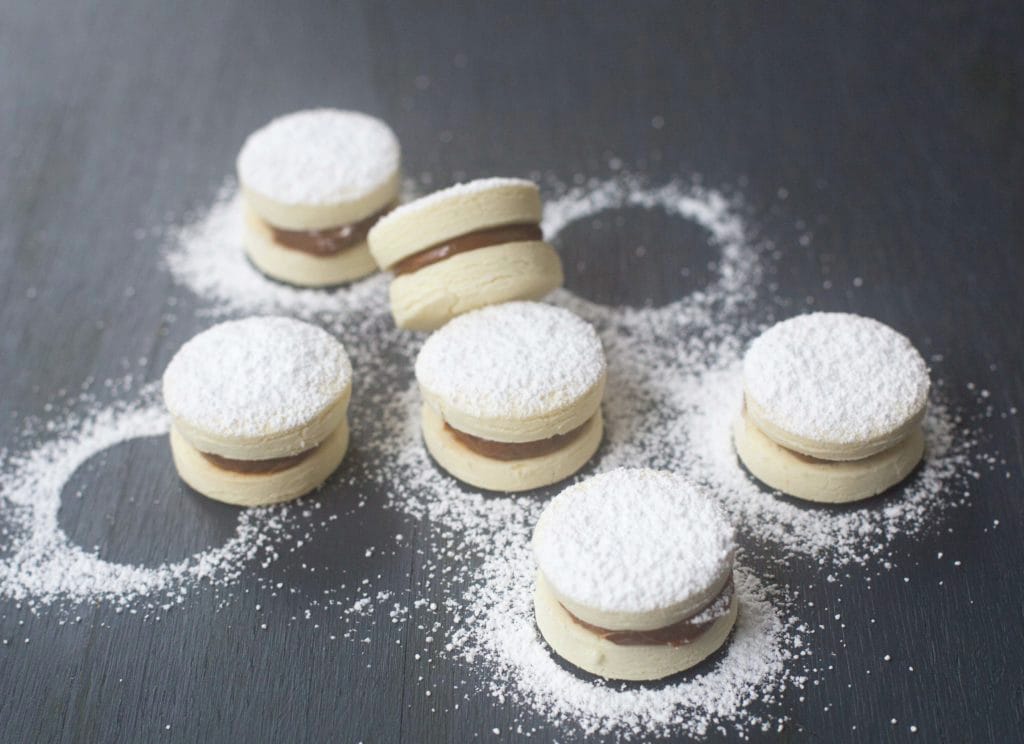 alfajores Argentinos, These are cookies made with cornstarc…