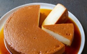 Semolina pudding with caramel sauce