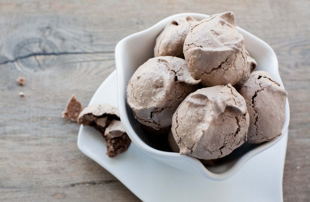 Chocolate and Hazelnuts Meringues