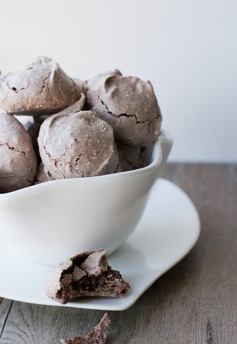 Chocolate and Hazelnuts Meringues