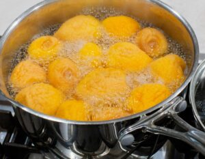 Cooked dried peaches