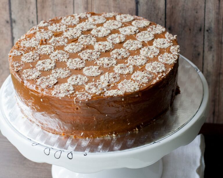 Panqueque Manjar Nuez Dulce de Leche Walnut Thin Layer Cake