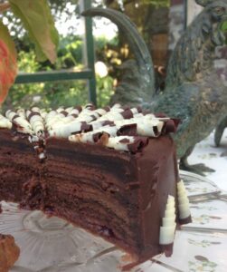 Thin Layers Chocolate Cake (Torta de panqueque)