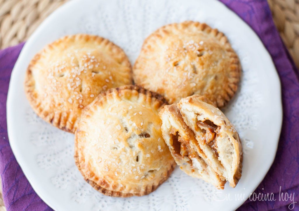 Apple-Dulce de Leche Empanadas