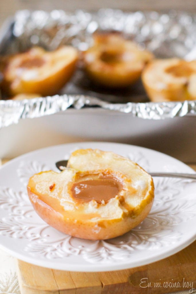 Baked Apples with Dulce de Leche