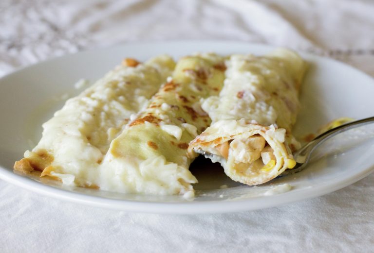 Panqueques rellenos con pollo