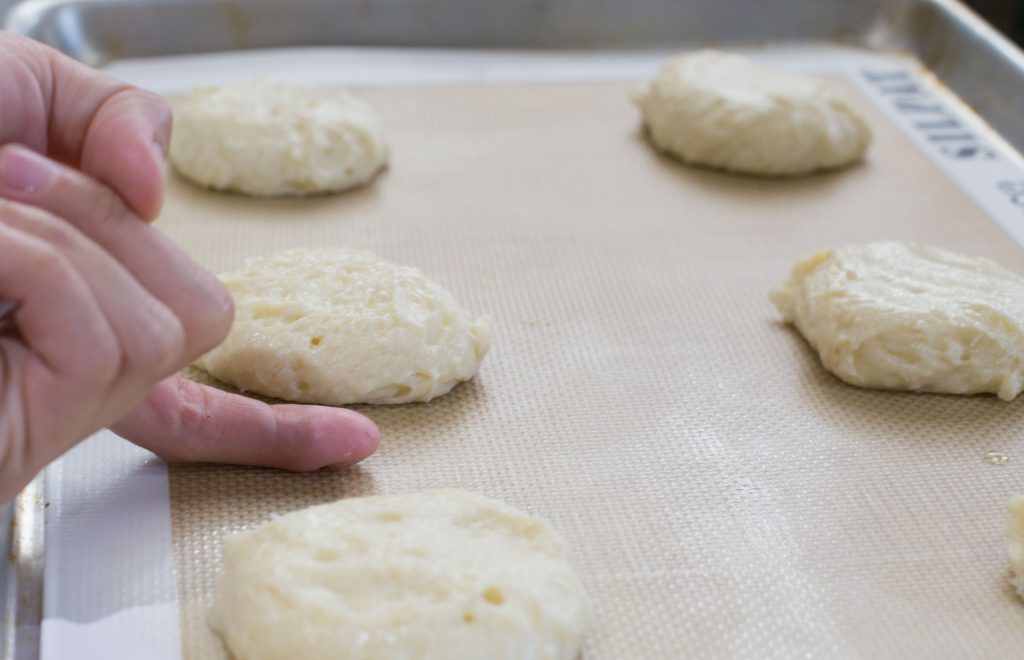 Galletas blanco y negro, receta gringa. Galletas blandas con frosting.