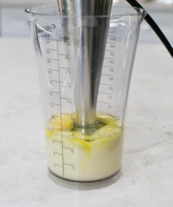 Hand blender mayonnaise