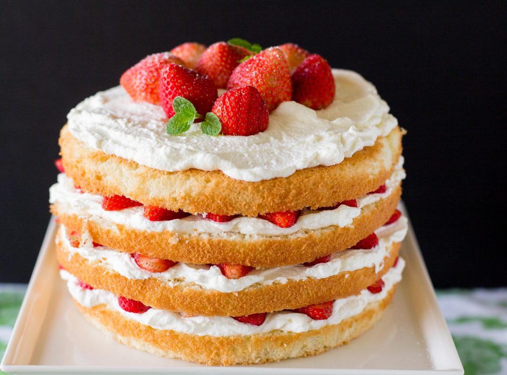 Torta Frutillas con crema Strawberries and Cream Cake