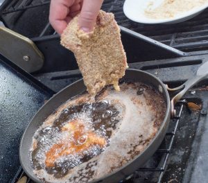 frying milanesas