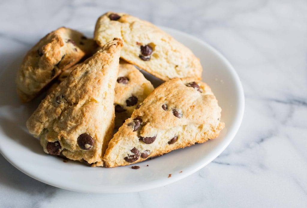 Pancitos o scones con chips de chocolate