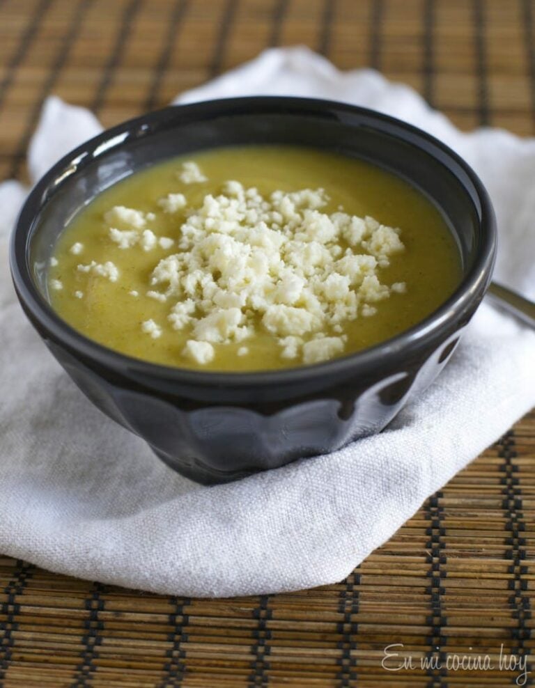 Crema de Zapallitos Healthy Cream of Summer Squash Soup
