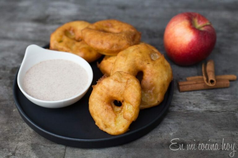 Chilean Buñuelos de Manzana Apple Fritters