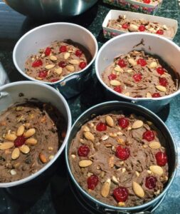 Chocolate fruit cake in the pans