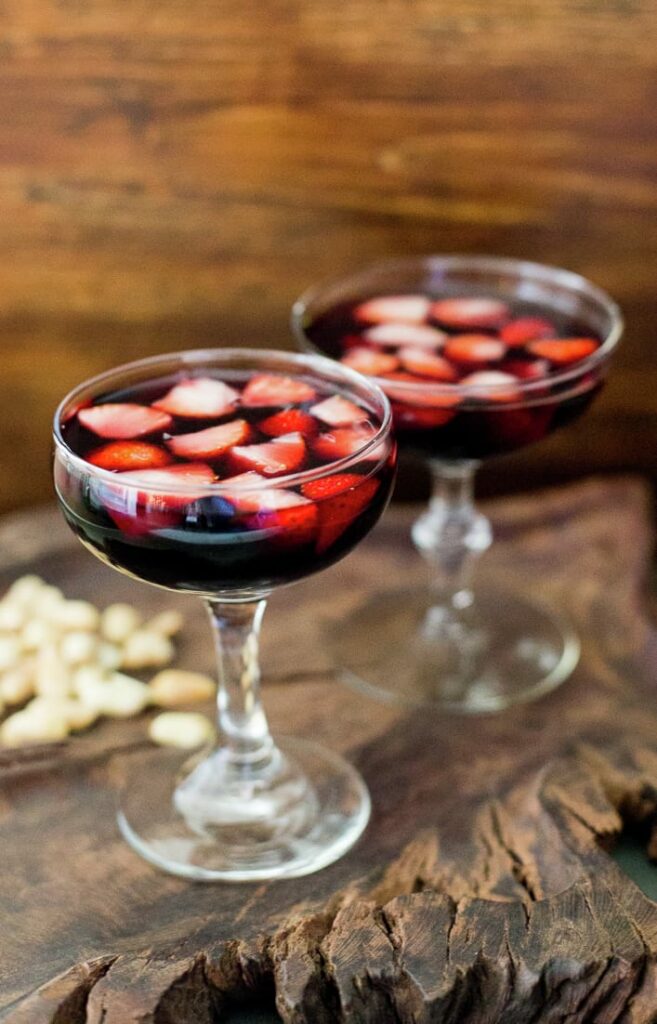 Borgoña Strawberry Red Wine Punch