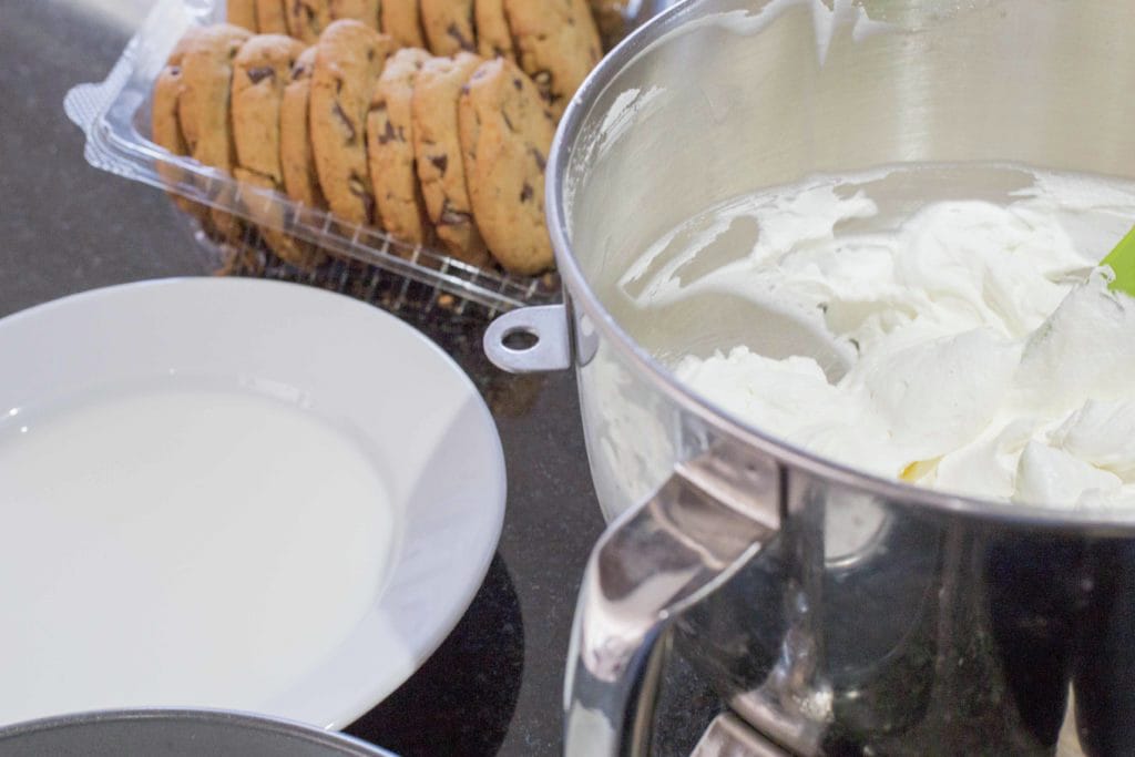 Paso a paso torta de galletas de chips de chocolate y crema