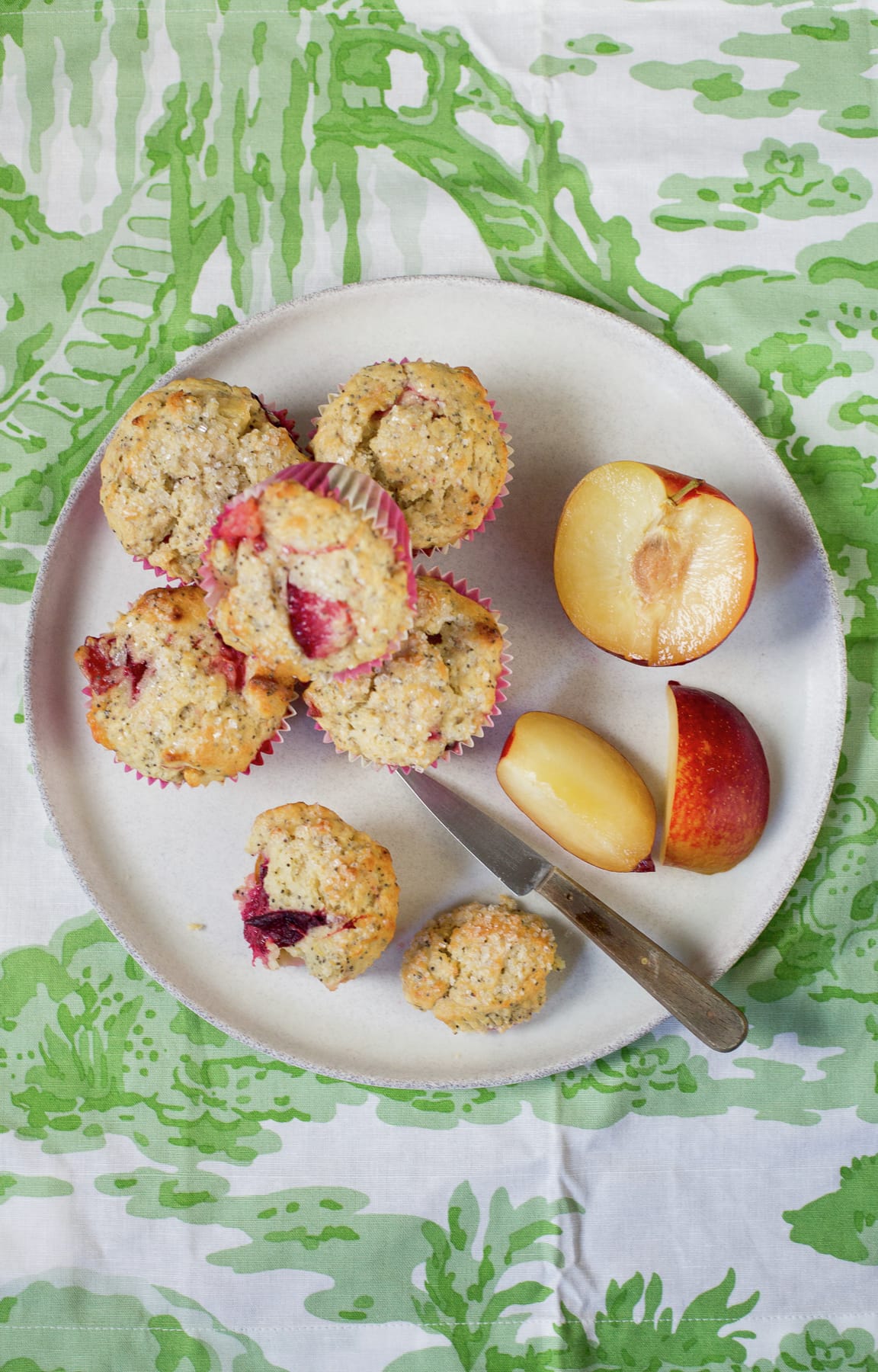 Plum poppy seeds muffins 