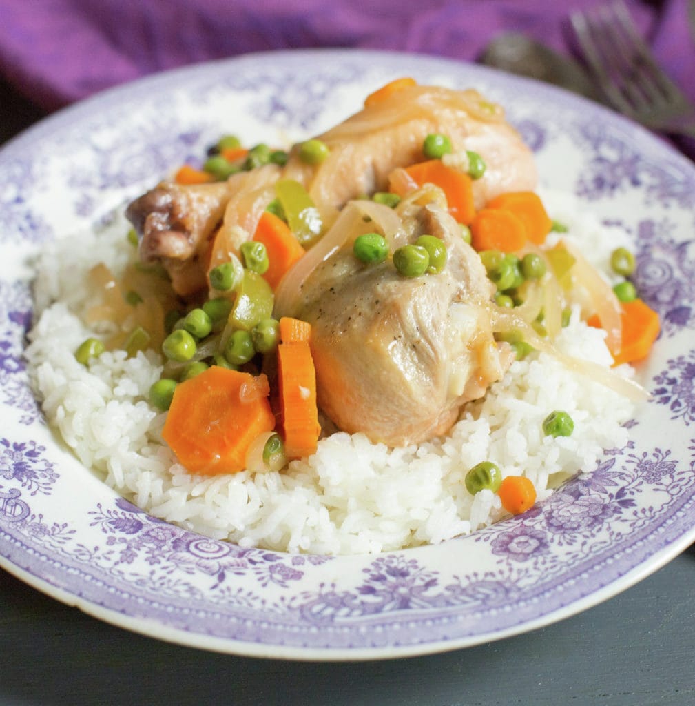 Peas and carrot chicken stew Pollo Arvejado