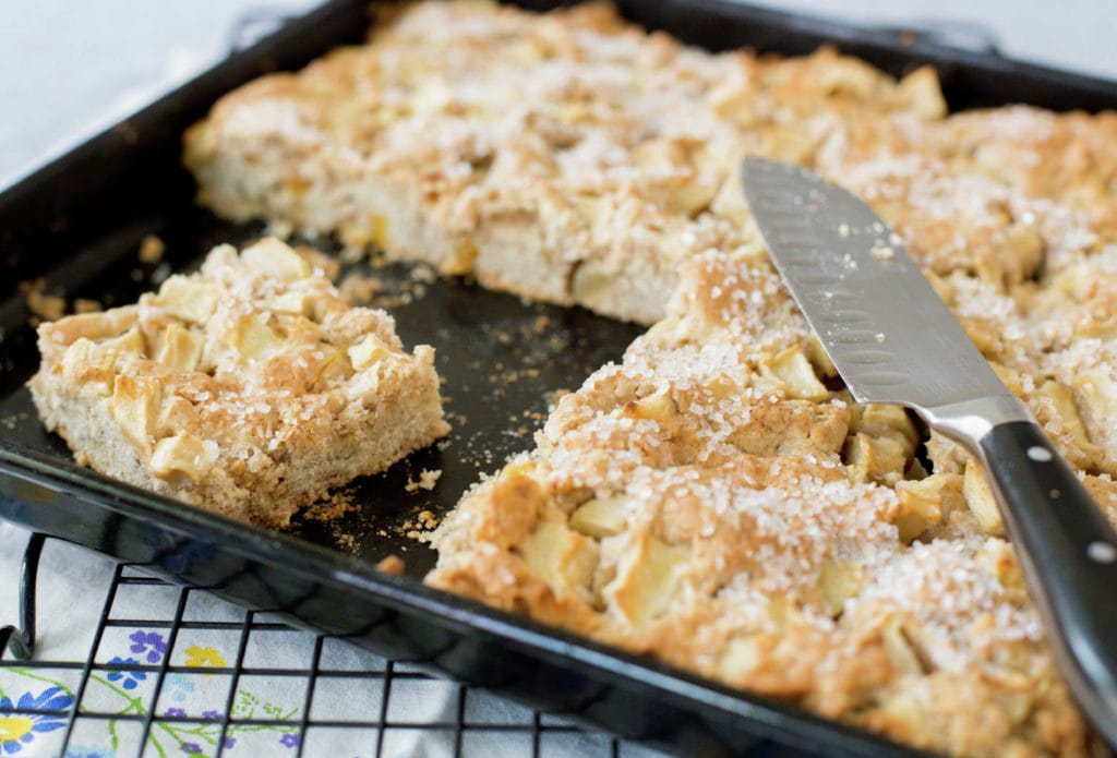 Rustic Apple German Kuchen Kuchen de manzana de lata