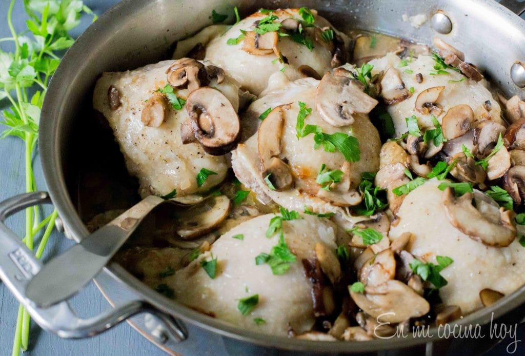 Chicken with mushrooms, Chilean recipe