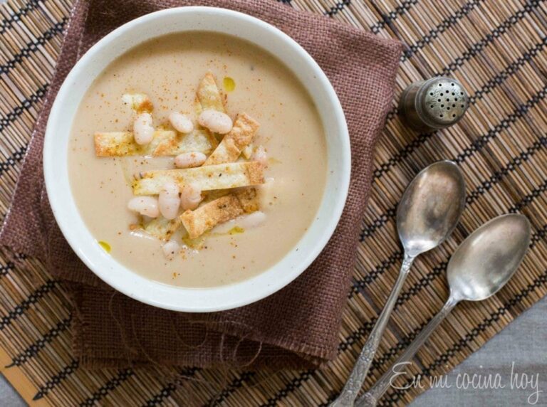 Crema de porotos Cream of Beans Soup