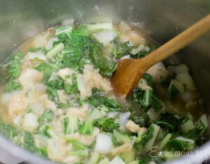 Broth, spinach, breadcrumbs