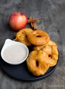 Buñuelos de manzana Apple fritters