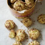 Chilean walnut cookies