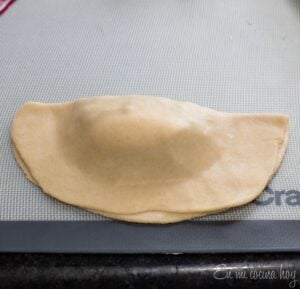 Empanada shaping