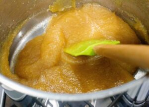 Reducing the quince paste