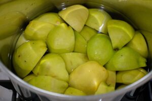 Cooking the quince
