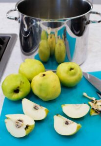 Cutting the quince