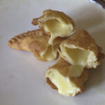 Empanada de queso frita chilena
