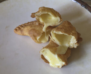 Empanada de queso frita chilena